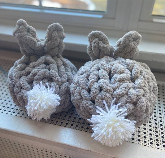 Chunky Knit Bunny Workshop . Saturday March 9 . One Eyed Cat Brewing