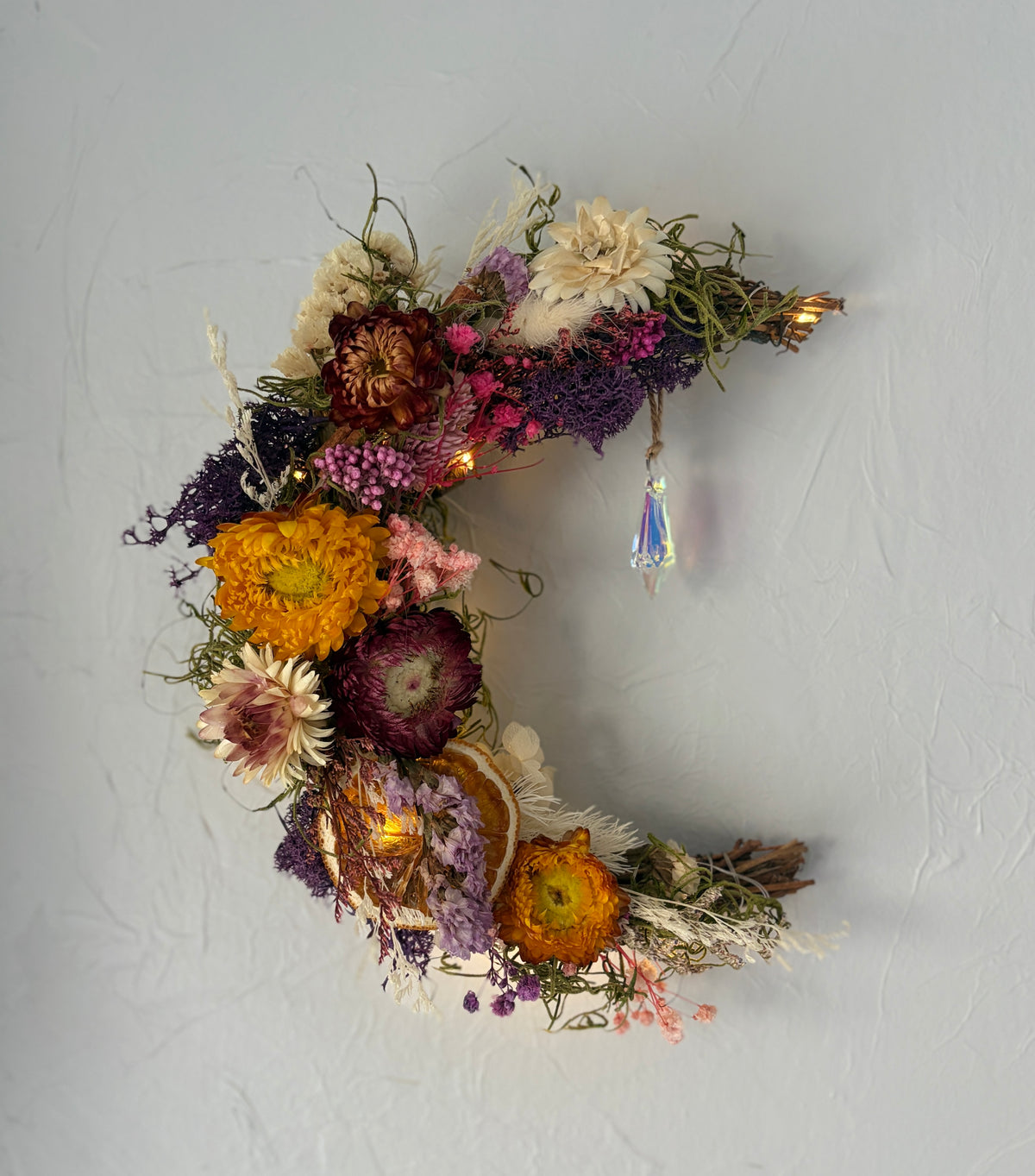Dried Flower Crescent Moon Wreath Workshop . Saturday October 24 . Black Flower Wine & Provisions