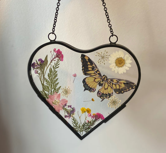 Pressed Flower Art Wall Hanging Workshop: Heart Frames . Friday February 7 . Beer Kind Brewing