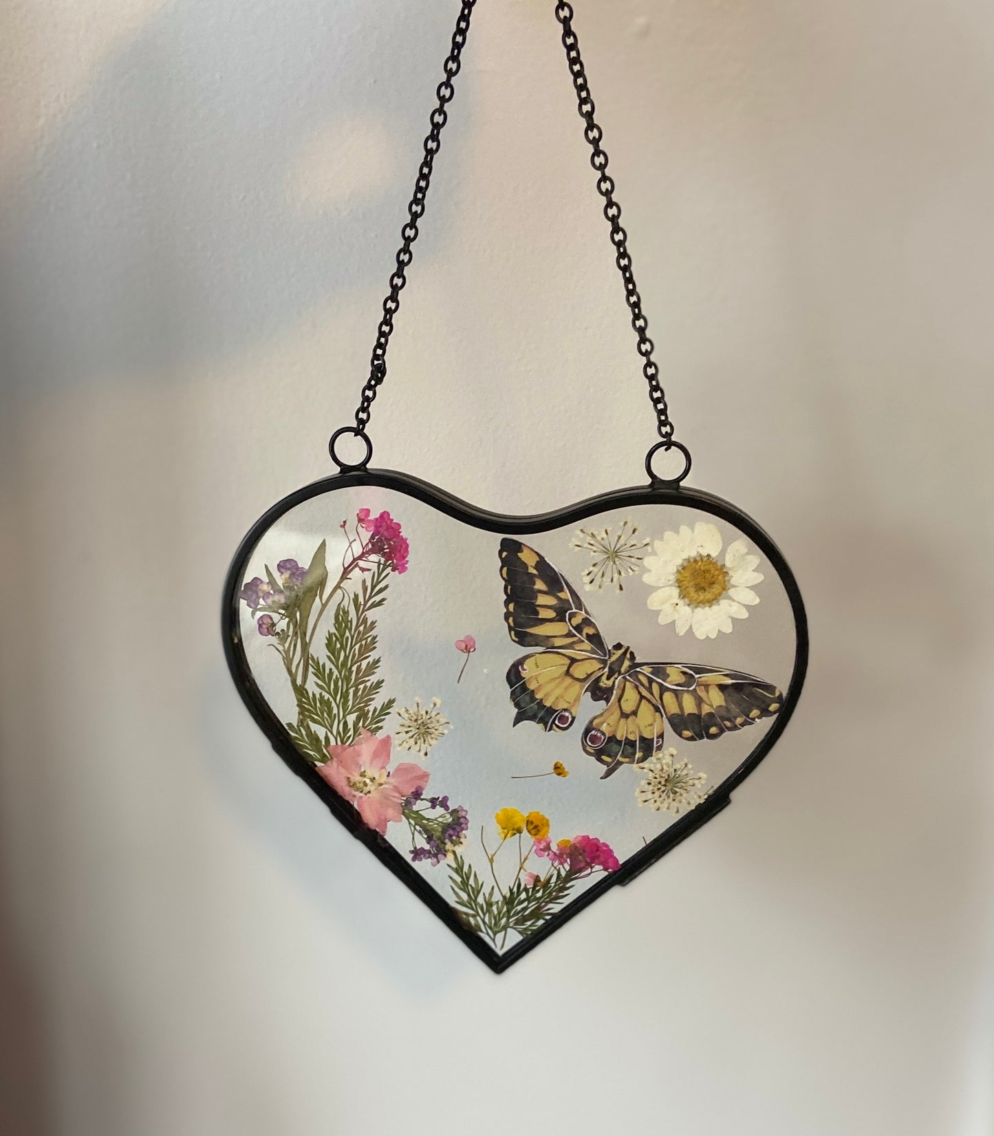 Pressed Flower Art Wall Hanging Workshop: Heart Frames . Friday February 7 . Beer Kind Brewing